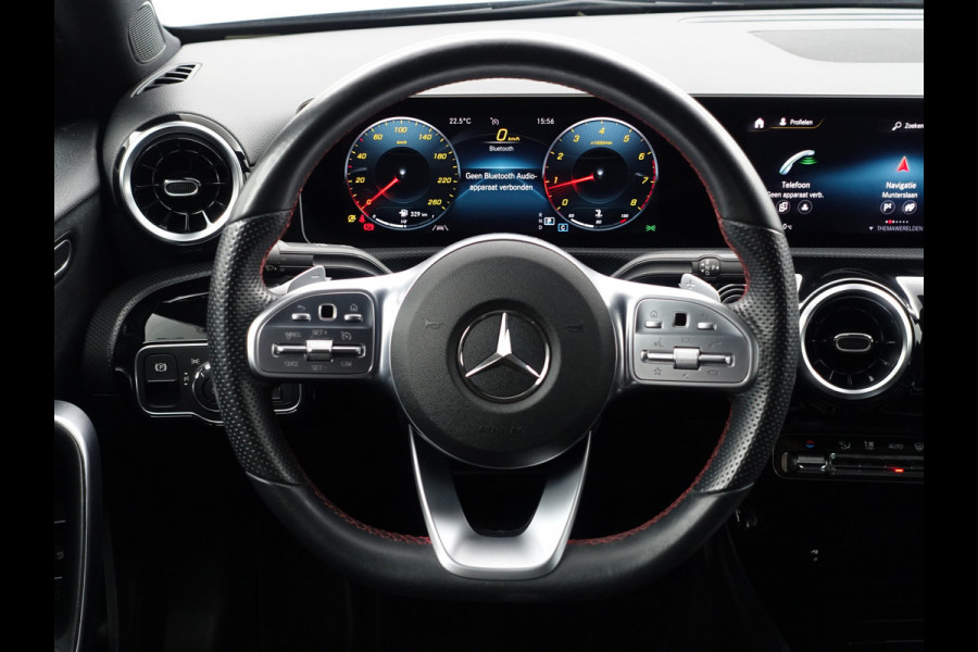 Mercedes-Benz A-Klasse 200 AMG Premium Plus Aut- Panoramadak I  Camera I  Park Assist I  Xenon Led I  Leer/Alcantara Sport Interieur