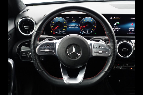 Mercedes-Benz A-Klasse 200 AMG Premium Plus Aut- Panoramadak I  Camera I  Park Assist I  Xenon Led I  Leer/Alcantara Sport Interieur