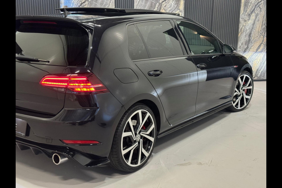 Volkswagen Golf 2.0 TSI GTI Performance|PANO|KEYLESS|FULL OPTION