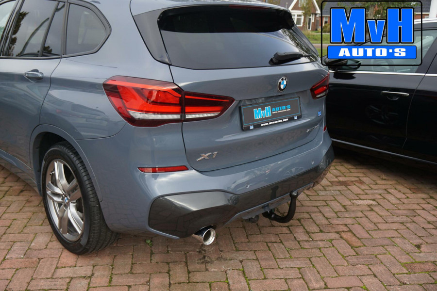 BMW X1 sDrive18i High Executive|M-Sport|CAMREA|LED|TREKHAAK