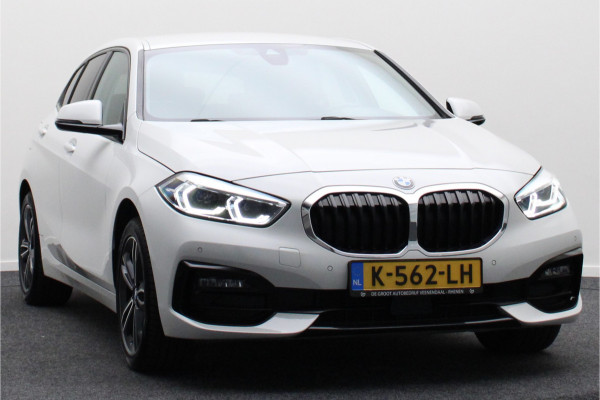 BMW 1-serie 118i Executive Edition Automaat LED, Navigatie, Apple Carplay, Sportstoelen, Getint Glas, PDC, Cruise, 17''