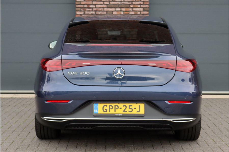 Mercedes-Benz EQE 300 Luxury Line 89 kWh | Distronic+ | Trekhaak | Burmester | Memory | Digital Light | Leder | Surround Camera | Keyless Go | Rijassistentiepakket+ |