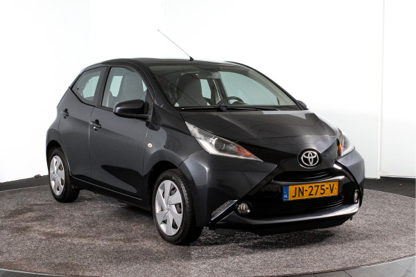 Toyota Aygo 1.0 70 PK VVT-i x-play | Camera | NAV | Airco |