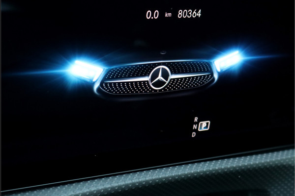 Mercedes-Benz CLA-Klasse 200 Business Solution AMG Line Aut7 | Panoramadak | Widescreen | Trekhaak | Sfeerverlichting | Camera | High Perf. LED | Stoelverwarming | Cruise Control |