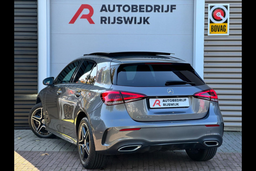 Mercedes-Benz A-Klasse 250 e Premium Plus Pano/Sfeer/LaneAssist