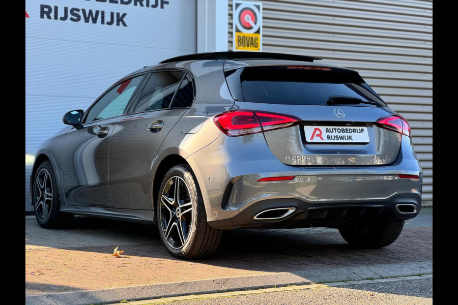 Mercedes-Benz A-Klasse 250 e Premium Plus Pano/Sfeer/LaneAssist