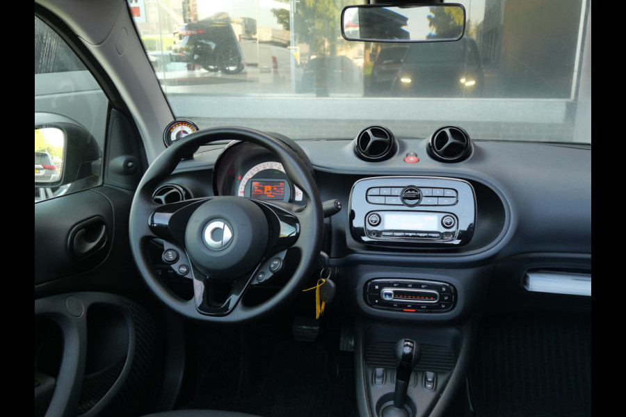 Smart EQ fortwo CABRIO | 22 KW SNELLADEN | CRUISE | CLIMA | 6.500 KM!! | SUBSIDIE MOGELIJK!!