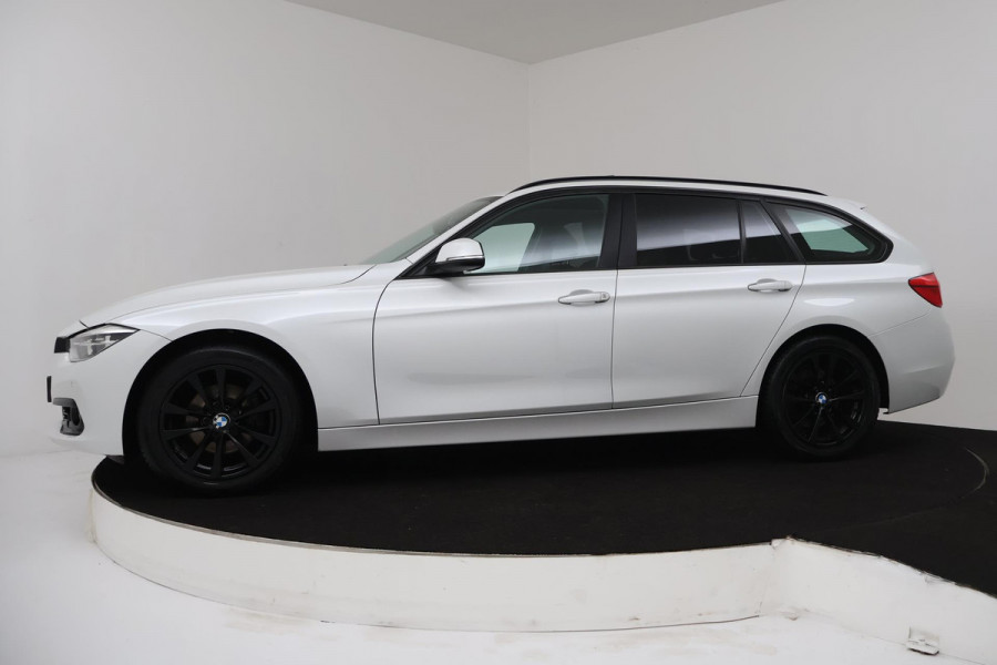 BMW 3 Serie Touring 318i Edition Luxury Line Automaat (PANORAMADAK, NAVI, PDC, CLIMATE, GOED ONDERHOUDEN)