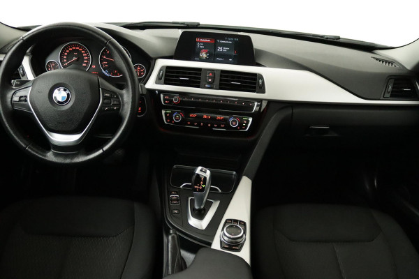 BMW 3 Serie Touring 318i Edition Luxury Line Automaat (PANORAMADAK, NAVI, PDC, CLIMATE, GOED ONDERHOUDEN)