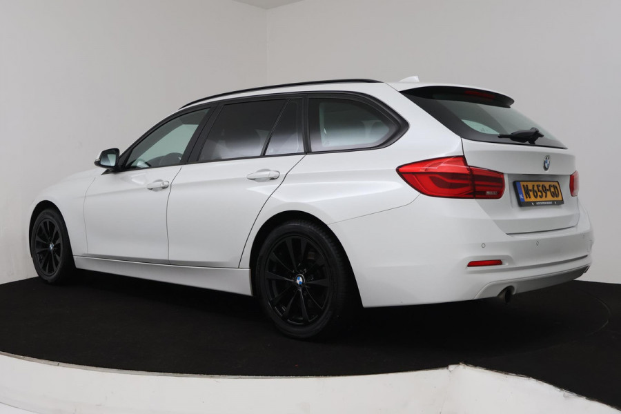 BMW 3 Serie Touring 318i Edition Luxury Line Automaat (PANORAMADAK, NAVI, PDC, CLIMATE, GOED ONDERHOUDEN)