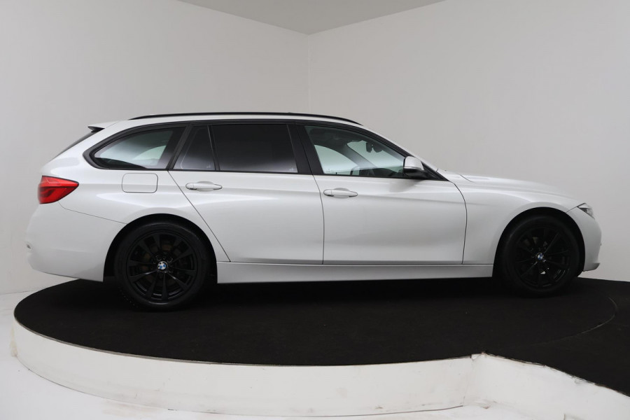 BMW 3 Serie Touring 318i Edition Luxury Line Automaat (PANORAMADAK, NAVI, PDC, CLIMATE, GOED ONDERHOUDEN)