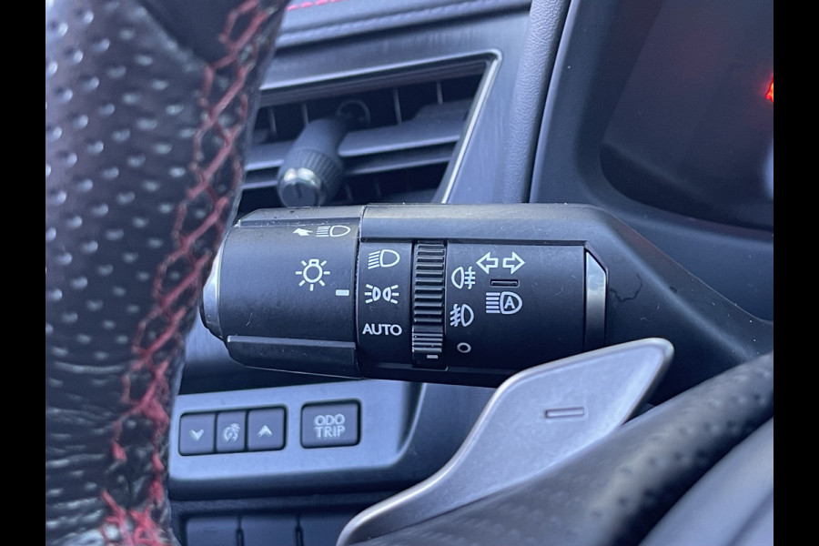 Lexus UX 250h F Sport Line | CarPlay | Camera | LED | ACC | DAB+ | 18 inch