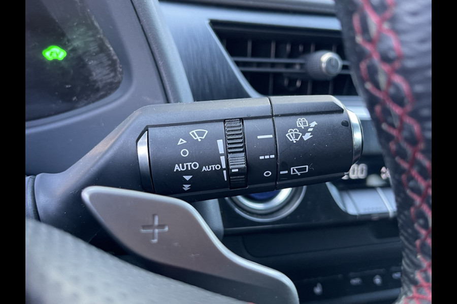 Lexus UX 250h F Sport Line | CarPlay | Camera | LED | ACC | DAB+ | 18 inch