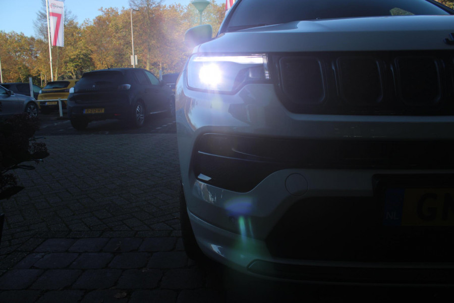 Jeep Compass 4xe SUMMIT 240PK PHEV AUTOMAAT | NAVIGATIE 10,25 "TOUCHSCREEN | DRAADLOOS APPLE CARPLAY/ANDROID AUTO | ACHTERUITRIJ CAMERA | DAB+ RADIO | CLIMATE CONTROL | 19" MAT BLACK LICHTMETALEN VELGEN | ADAPTIVE / CRUISE CONTROL | DIGITAAL INSTRUMENTENPANEEL | LEDEREN BEKLEDING | ELEKTRISCH VERSTELBARE BESTUURDERSSTOEL MET GEHEUGEN | BIJRIJDERSTOEL ELEKTRISCH VERSTELBAAR | FULL LED KOPLAMPEN | LED MISTLAMPEN / BOCHTVERLICHTING | KEYLESS ENTRY & START | DRAADLOOS LADEN |