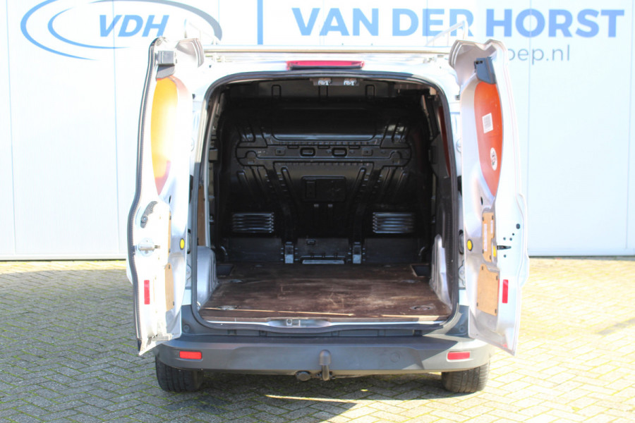 Ford Transit Connect 1.5-75pk TDCI L1 Trend. Dames en heren ondernemers, let op: nette bedrijfswagen, goed voor nog jaren veilig en plezierig vervoer ! Airco, telefoonvoorb., trekhaak, imperiaal, laadruimte betimmerd etc.