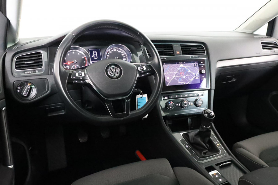 Volkswagen Golf 1.5 TSI Comfortline Business 130 pk | Navigatie | Parkeersensoren | Adaptieve cruise control | Stoelverwarming |