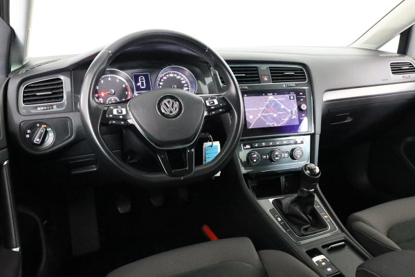 Volkswagen Golf 1.5 TSI Comfortline Business 130 pk | Navigatie | Parkeersensoren | Adaptieve cruise control | Stoelverwarming |