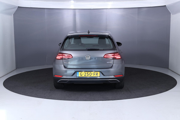 Volkswagen Golf 1.5 TSI Comfortline Business 130 pk | Navigatie | Parkeersensoren | Adaptieve cruise control | Stoelverwarming |