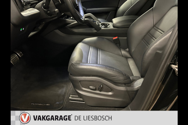 Porsche Cayenne Coupé 3.0 E-Hybrid Nieuw model / Leder / 3 beeldschermen / 22 inch / sportchrono