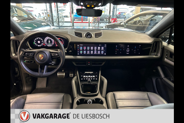 Porsche Cayenne Coupé 3.0 E-Hybrid Nieuw model / Leder / 3 beeldschermen / 22 inch / sportchrono