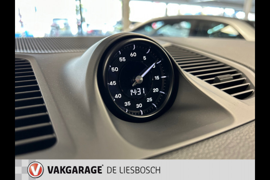 Porsche Cayenne Coupé 3.0 E-Hybrid Nieuw model / Leder / 3 beeldschermen / 22 inch / sportchrono