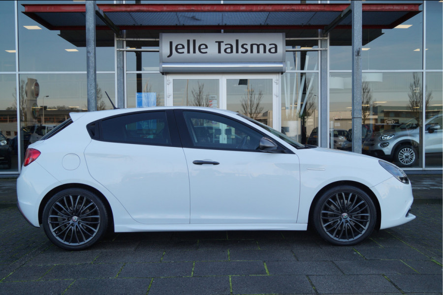 Alfa Romeo Giulietta 1.4 Turbo MultiAir Super TCT Automaat | Climate Control | 18" Lichtmetalen Velgen | Stoelverwarming