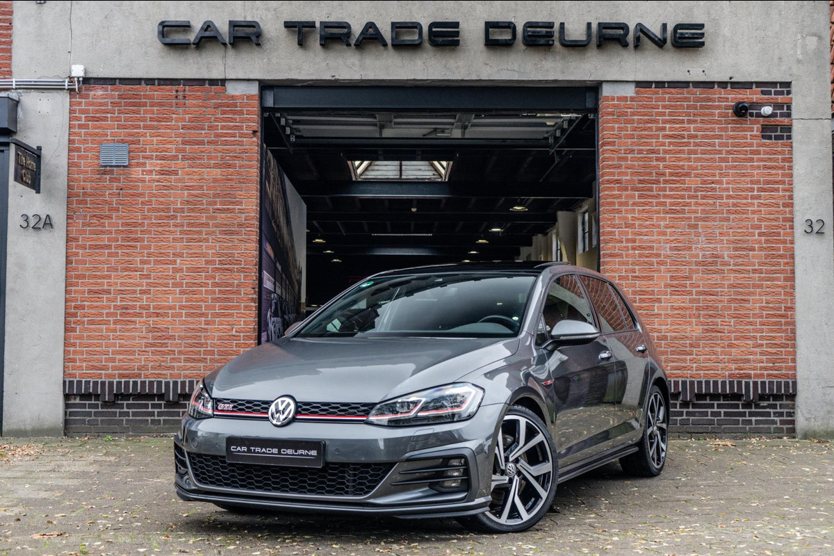 Volkswagen Golf 2.0 TSI GTI Performance Pano / Camera / Keyless