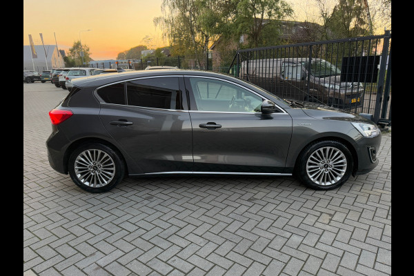 Ford Focus 1.5 EcoBoost Vignale, luxe leder, camera, magnetic grey, unieke uitvoering