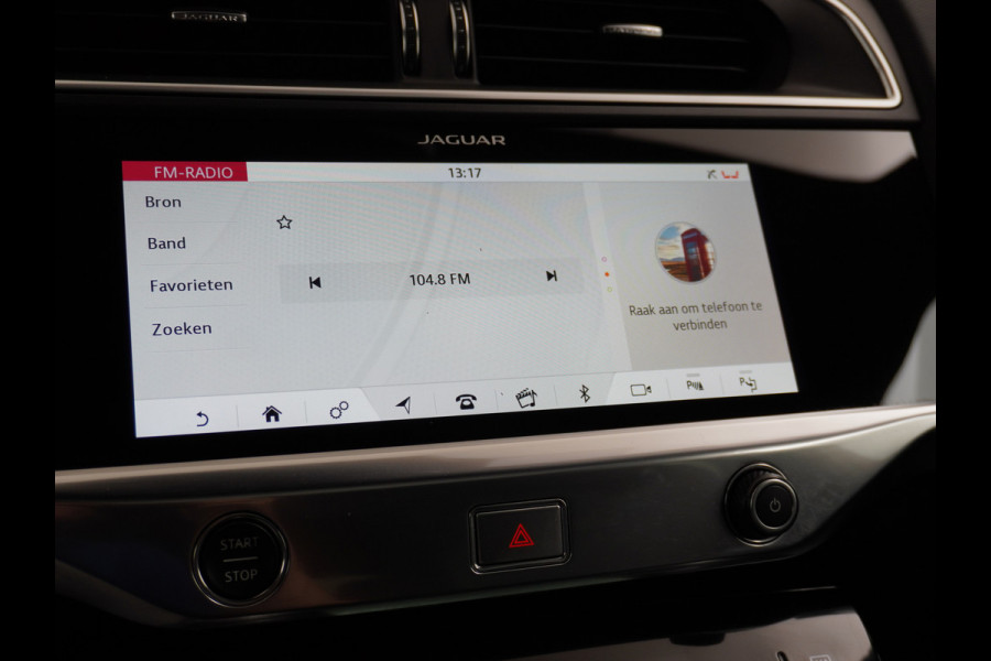Jaguar I-PACE EV400 HSE 90 kWh 400pk 4WD Active -Air-Suspension Gekoelde-Elektr.Leer-Sport-Comfort-stoel Pano.dak VirtualCockpit Leer Adaptive Adaptive Dynamics Adaptive Surface Response actieve luchtvering! Head-up Display Meridan Surround Sound (825Watt!) Verwarmde Stuur Voorruit+Sproeiers Hill-Hold 4x4 AWD(4) wiel aandrijving Luchtvering Zwarte-Hemel Snelladen 104kw DC p/uur en thuisladen 1 fase max 7,4kw/uur bij 32a (of 3x16A omzetten naar 1x32A via de Ratio EV Transformer Charger zond
