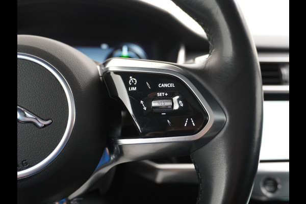 Jaguar I-PACE EV400 HSE 90 kWh 400pk 4WD Active -Air-Suspension Gekoelde-Elektr.Leer-Sport-Comfort-stoel Pano.dak VirtualCockpit Leer Adaptive Adaptive Dynamics Adaptive Surface Response actieve luchtvering! Head-up Display Meridan Surround Sound (825Watt!) Verwarmde Stuur Voorruit+Sproeiers Hill-Hold 4x4 AWD(4) wiel aandrijving Luchtvering Zwarte-Hemel Snelladen 104kw DC p/uur en thuisladen 1 fase max 7,4kw/uur bij 32a (of 3x16A omzetten naar 1x32A via de Ratio EV Transformer Charger zond