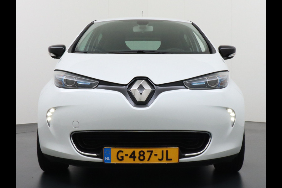 Renault ZOE R110 Limited EIGEN ACCU 41 kWh *€ 9.890,- na subsidie * AUT. 110pk AppleCarplau Android Navi Camera WiFi-vb. Bose Pdc interieur  3 fase laden 11 tot max 22kw thuis  Priv. Glass 36.000 nieuw! ! Orig.NLse auto. grote accu voor groot bereik!