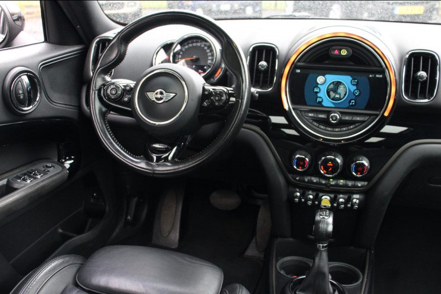 MINI Countryman 2.0 Cooper S E ALL4 Chili 225 PK ACC Pano Keyless Camera LED App-Connect PDC 18''