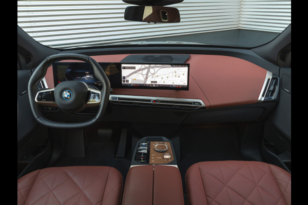 BMW iX xDrive50 - Pano - Adaptive Air - Driving Ass Prof - Harman Kardon - Laserlight