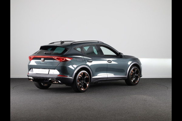 CUPRA Formentor 1.4 e-Hybrid VZ Copper Edition 245 pk Plug in Hybrid | Navigatie | Parkeersensoren (Park assist) | Rondomzicht camera | Adaptieve cruise control | Stoelverwarming |