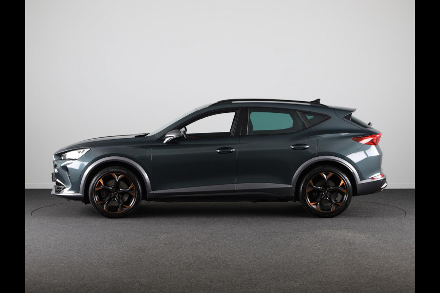 CUPRA Formentor 1.4 e-Hybrid VZ Copper Edition 245 pk Plug in Hybrid | Navigatie | Parkeersensoren (Park assist) | Rondomzicht camera | Adaptieve cruise control | Stoelverwarming |