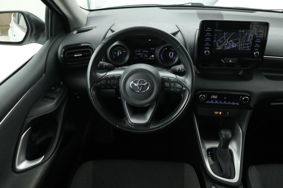 Toyota Yaris 1.5 Hybrid Dynamic | Navigatie | Carplay | Adaptive Cruise | Camera | DAB+ | Keyless | Full LED | Climate control