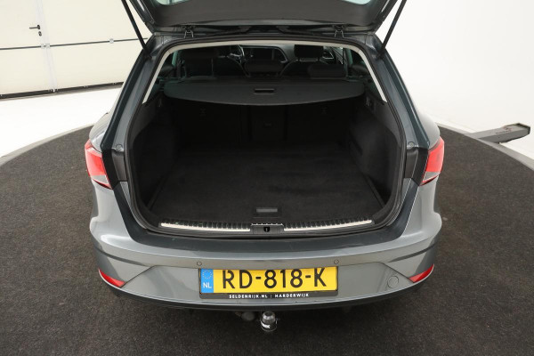 Seat Leon 1.6 TDI Style | Stoelverwarming | Trekhaak | Navigatie | PDC | Bluetooth | Climate control | Cruise control