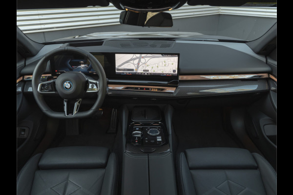 BMW i5 Touring eDrive40 M-Sport Pro - Pano - Driving Ass Prof - Harman-Kardon - Stoelventilatie