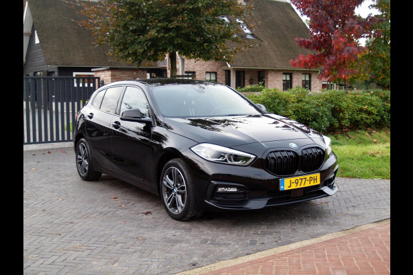 BMW 1-serie 118i Executive Edition | LED koplampen | Apple Carplay | Cruise Control  | NL-Auto |