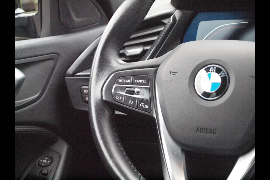 BMW 1-serie 118i Executive Edition | LED koplampen | Apple Carplay | Cruise Control  | NL-Auto |