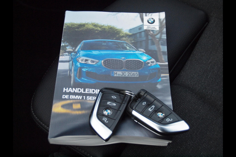 BMW 1-serie 118i Executive Edition | LED koplampen | Apple Carplay | Cruise Control  | NL-Auto |