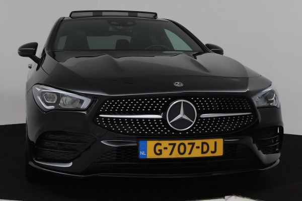 Mercedes-Benz CLA-Klasse 200 Business Solution AMG Automaat (SFEERVERLICHTING, PANO, NAVI, PDC, CAMERA, NL-AUTO, GOED ONDERHOUD)