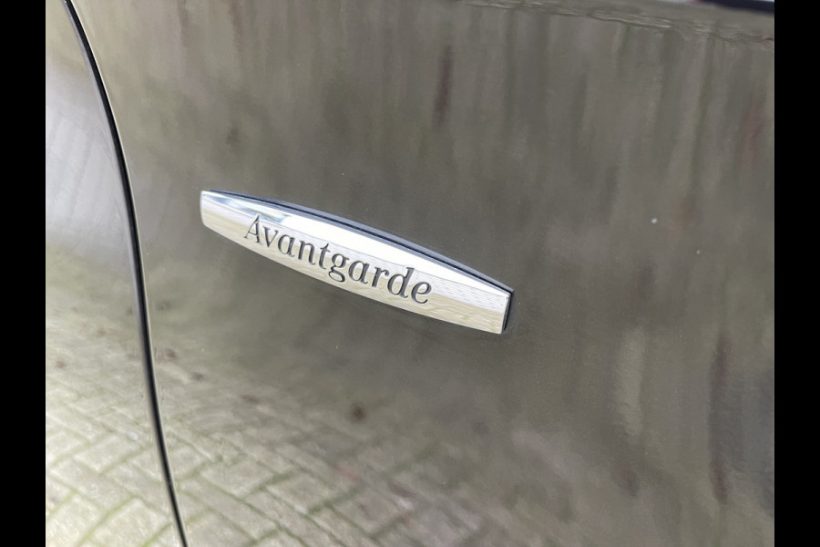 Mercedes-Benz V-Klasse 250d Extra Lang Avantgarde 8 persoons / vaste prijs rijklaar € 40.950 marge ( geen btw ) / zwart metallic / euro 6 diesel / cruise en climate control / leer / automaat !