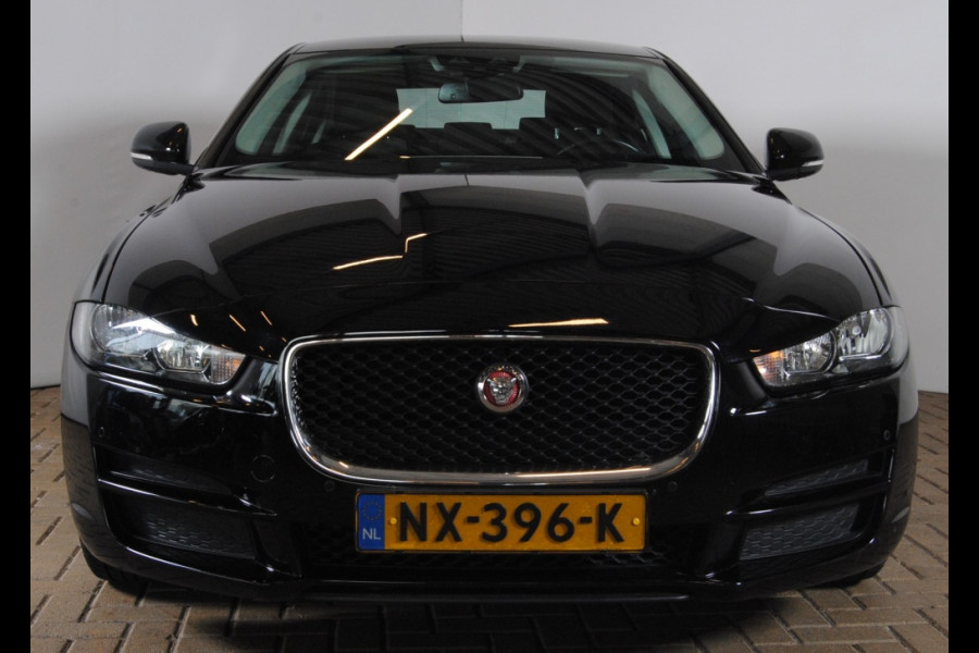 Jaguar XE 2.0 D Pure