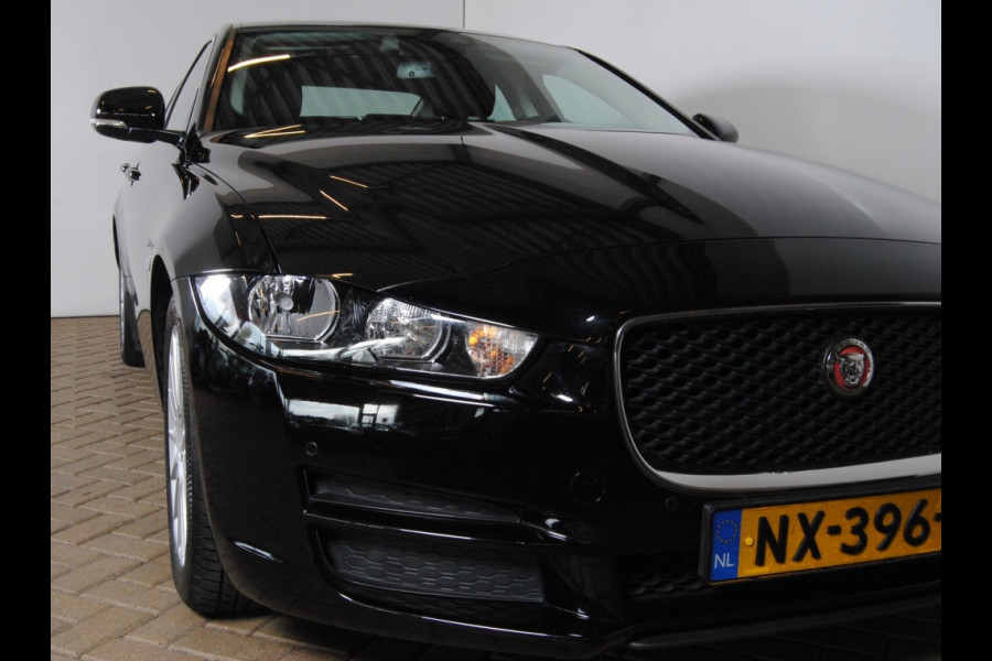 Jaguar XE 2.0 D Pure