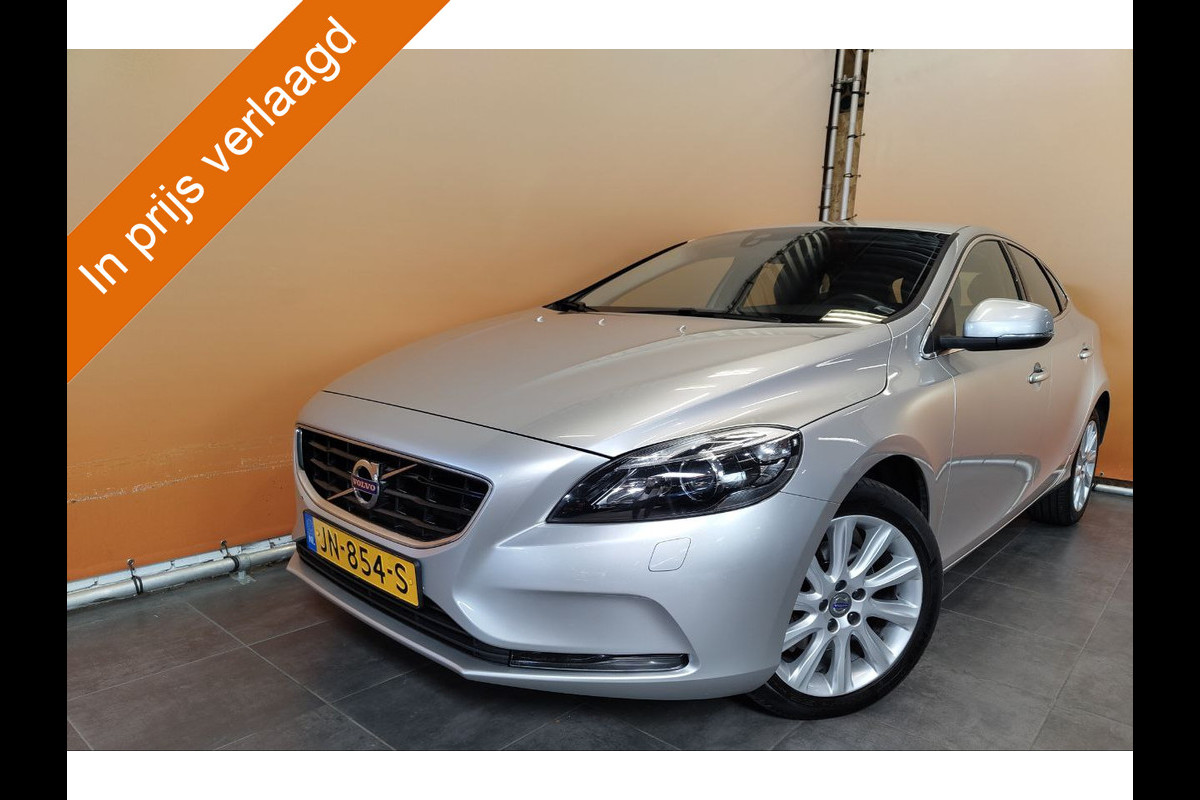 Volvo V40 2.0 T3 Momentum dealer onderhouden navi lmv