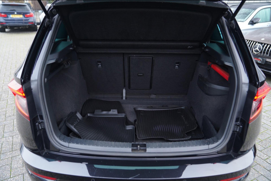 Škoda Karoq 1.5 TSI ACT Sportline Business | Kuipstoelen | Automaat | 19 inch | BTW Auto | ACC | Navigatie | Zwarte Hemel | Sport