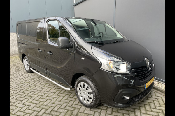 Renault Trafic 1.6 dCi T29 L2H1 Luxe Energy Airco - Cruise control - ParkS-A - Navi - Radio/USB/AUX/TEL/Bluetooth MFL-Stuurwiel - ML - LMV - Trekhaak - CD+AB - Ramen E-VZ - Spiegels E-V+VW - B-Stoel IHV - RS - HSA - B-Assist - 2 zitpl. RV - Zijwand Bet. - Zijschuifd.R - Laadvloer - Tussenschot V - Sidepi