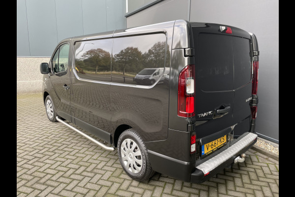 Renault Trafic 1.6 dCi T29 L2H1 Luxe Energy Airco - Cruise control - ParkS-A - Navi - Radio/USB/AUX/TEL/Bluetooth MFL-Stuurwiel - ML - LMV - Trekhaak - CD+AB - Ramen E-VZ - Spiegels E-V+VW - B-Stoel IHV - RS - HSA - B-Assist - 2 zitpl. RV - Zijwand Bet. - Zijschuifd.R - Laadvloer - Tussenschot V - Sidepi