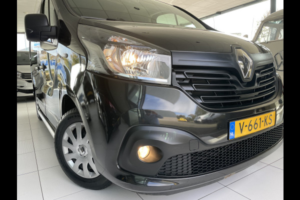 Renault Trafic 1.6 dCi T29 L2H1 Luxe Energy Airco - Cruise control - ParkS-A - Navi - Radio/USB/AUX/TEL/Bluetooth MFL-Stuurwiel - ML - LMV - Trekhaak - CD+AB - Ramen E-VZ - Spiegels E-V+VW - B-Stoel IHV - RS - HSA - B-Assist - 2 zitpl. RV - Zijwand Bet. - Zijschuifd.R - Laadvloer - Tussenschot V - Sidepi